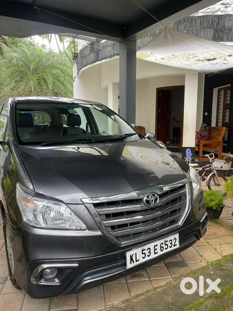 Urgnt  sale orgnl kerala reg Toyota Innova 2013 Diesel Well Maintained