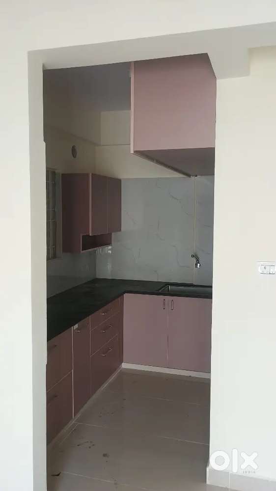 Looking for Male Roommate