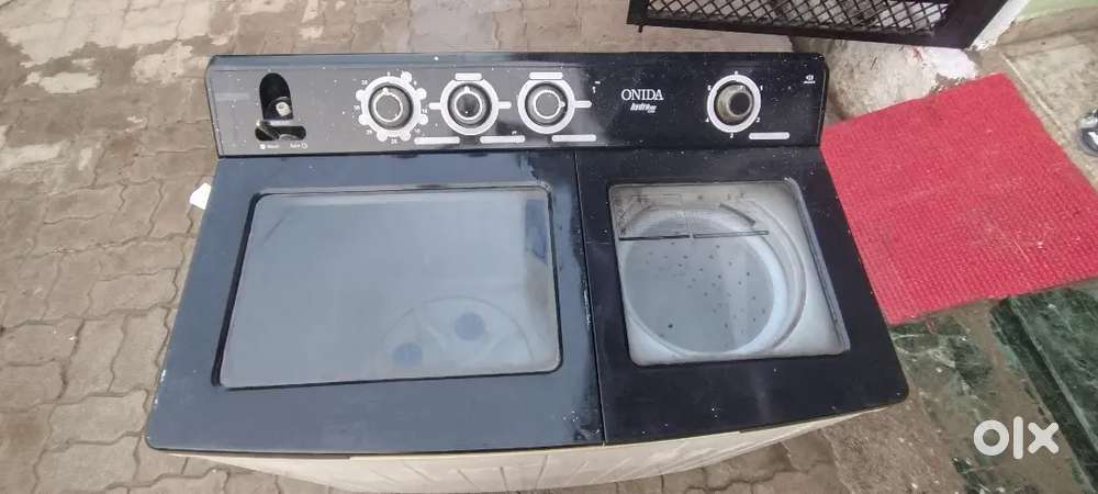 Onida 9.5 kg big semi automatic washing machine