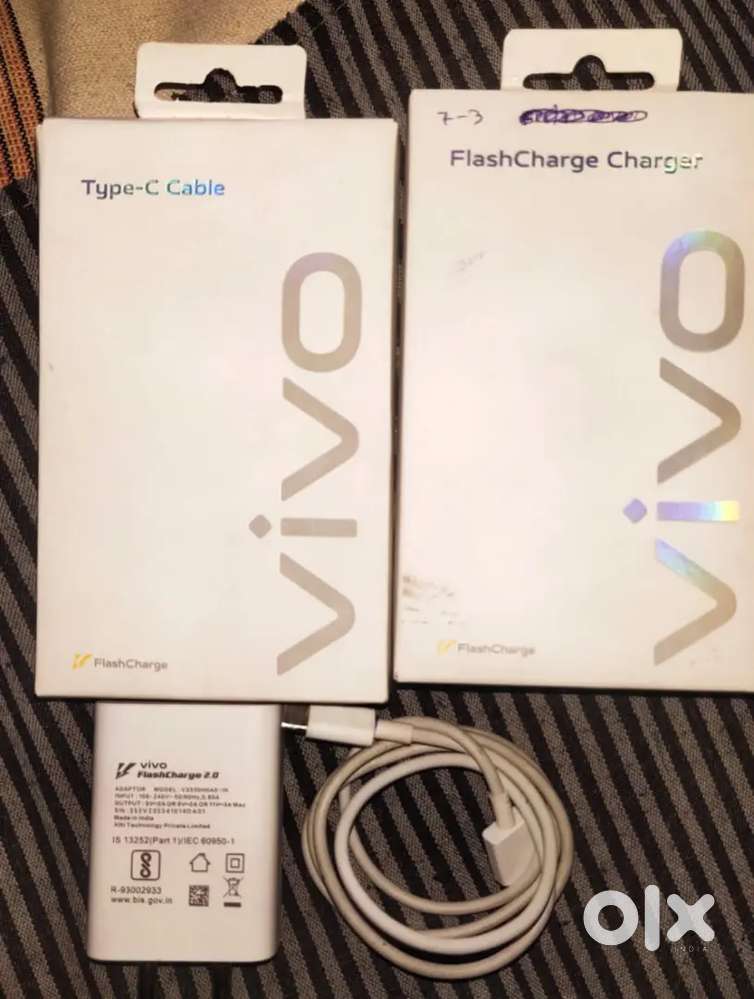 Original Vivo flashcharger 1 adapter &1 cable