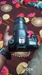 Canon 77D with 18-55 lence & flash