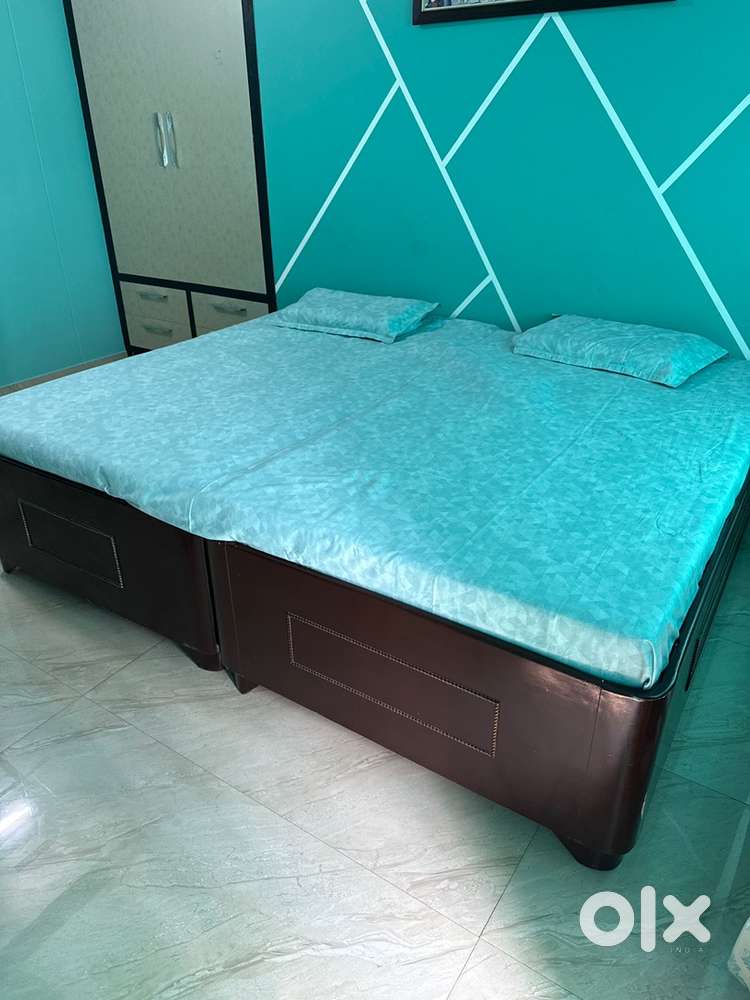 2 DIWAN + mattress