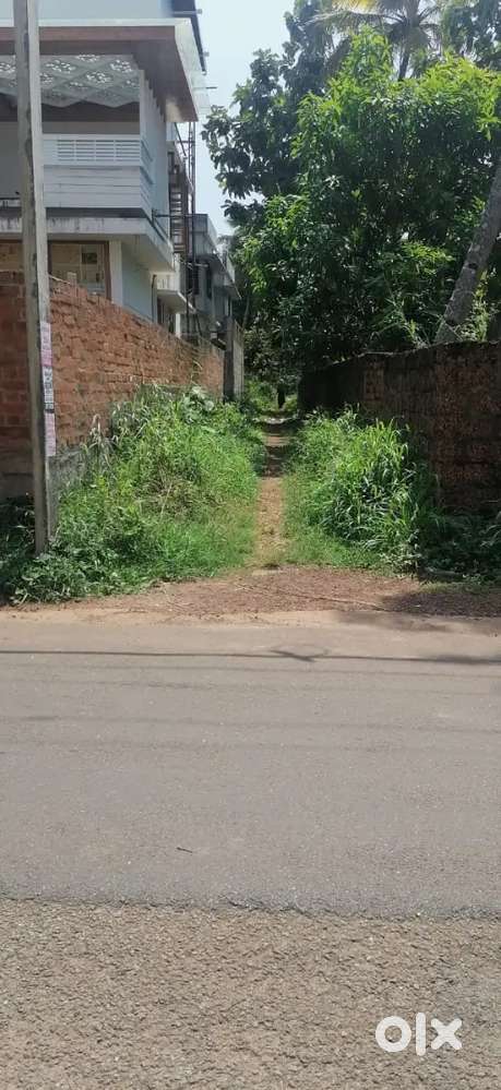 For Sale 18 cent plot with house