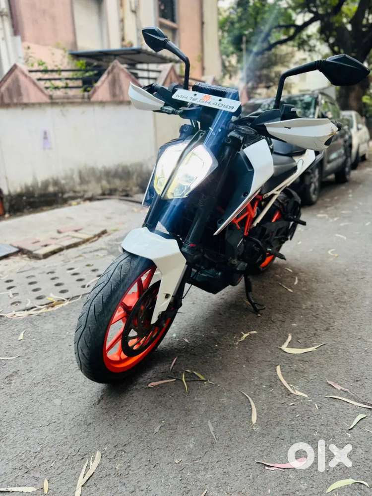 Available the bike zone Nashik sarda Circle with exchange offer al