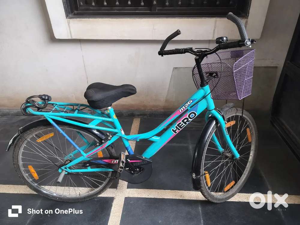 Hero MIG Unisex Cycle with Basket, Key and Cycle Cover