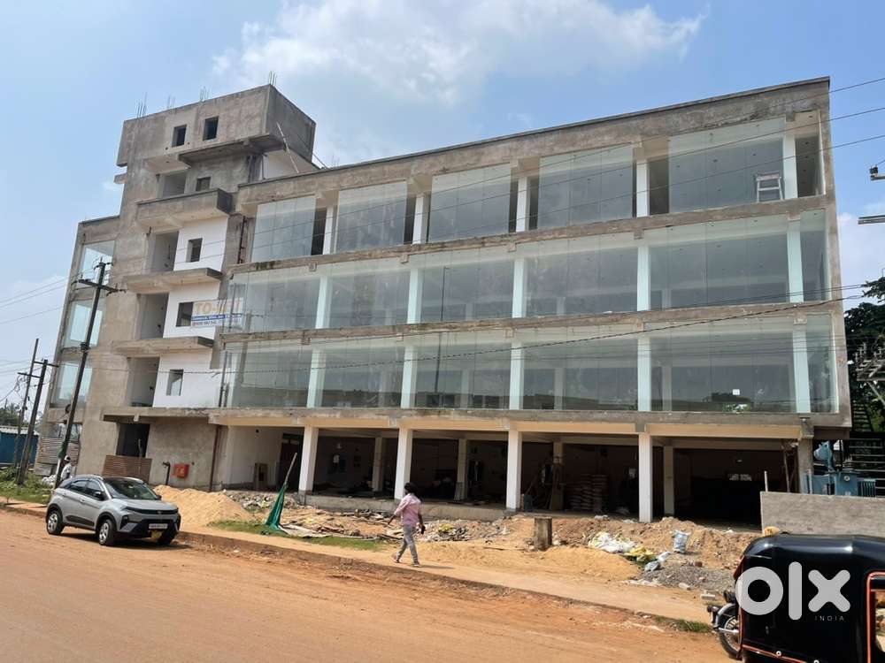 Commercial Builder floor space available for Rent