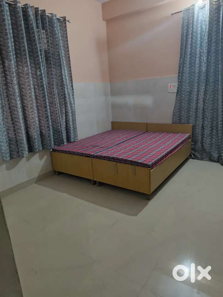 1 Room Set For Rent Near Botenical garden metro station noida