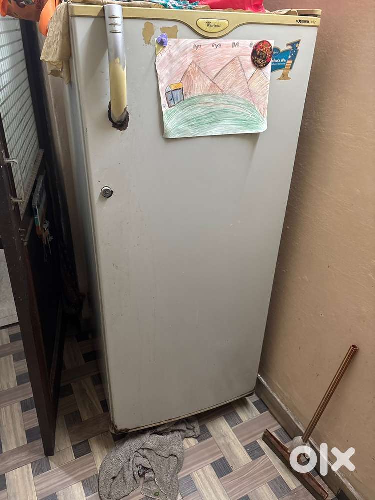 Whirlpool 270 litre fridge