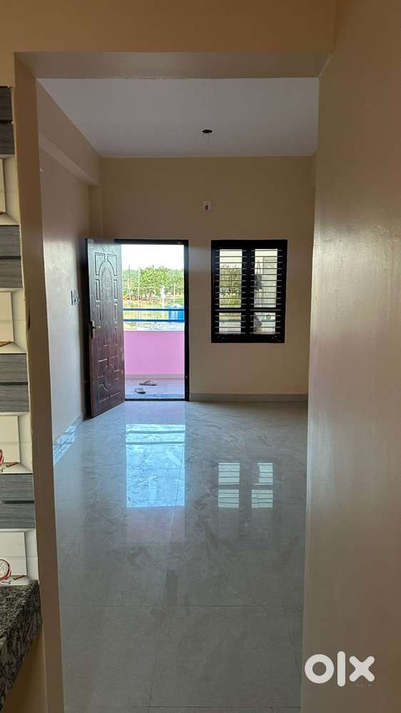 *New* 2 BHK rooms available for rent in prime location at Anjugramam.