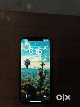I am selling my iPhone xr (128gb)