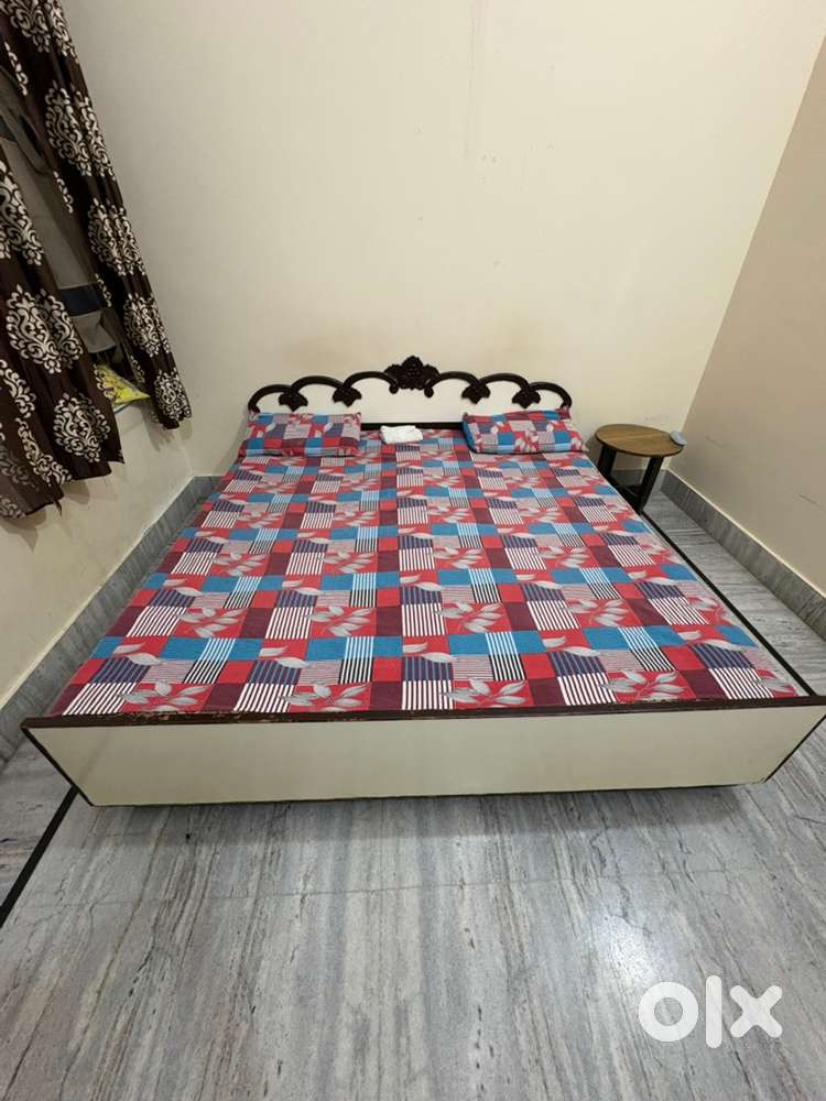 Double bed with Box