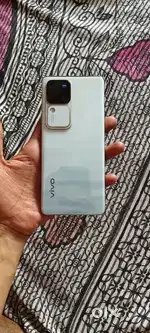 Vivo V30 pro 8 256 bilkul new condition me phone hai only 9 months old