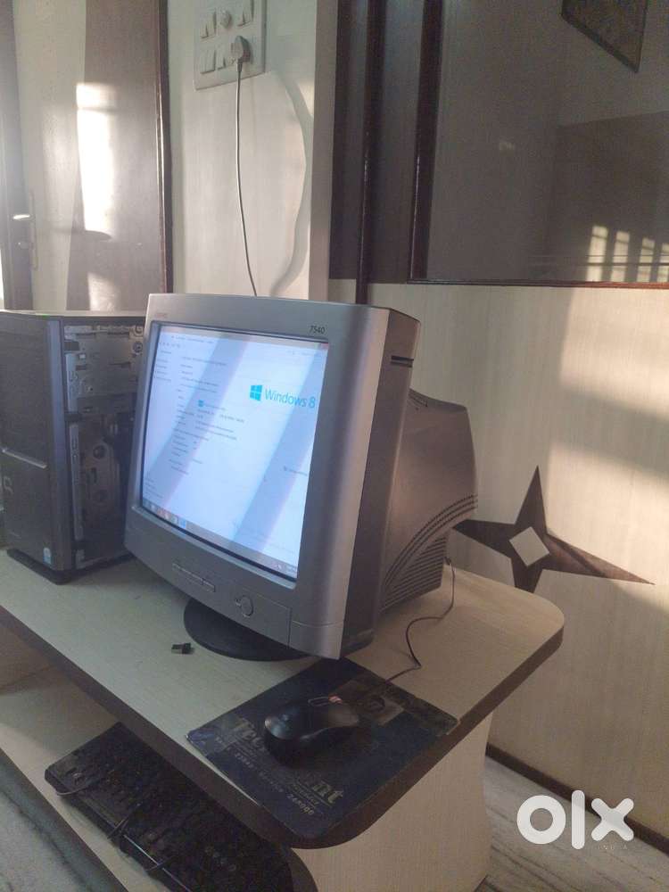 Compaq Windows 8Pro 32bit OS 2GB RAM, 512GB ROM 1.6GHz  MouseKeyboard