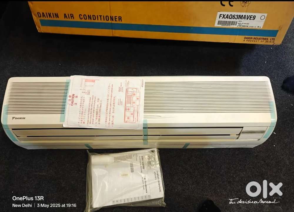 Daikin vrv 3 new unused with high wall indoor