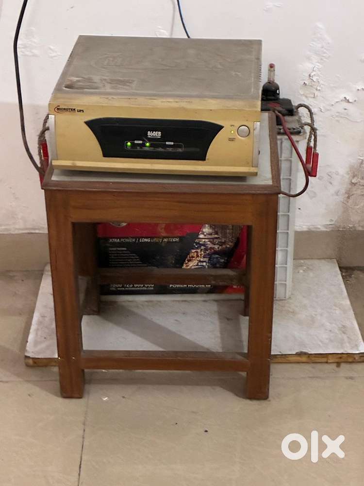 Inverter with battery
