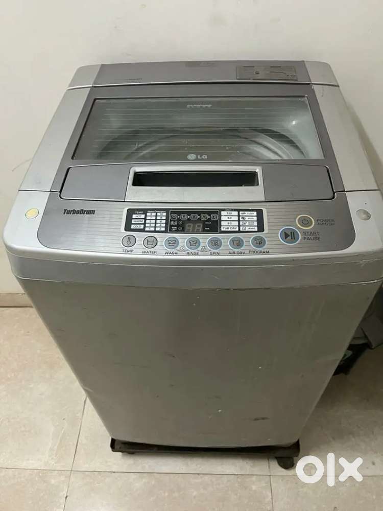 Fully automatic LG washing machine in working condition.