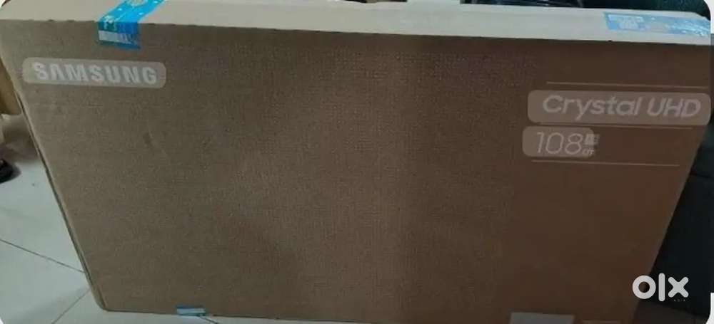 Samsung infinity vision 43' 2025 model brand new