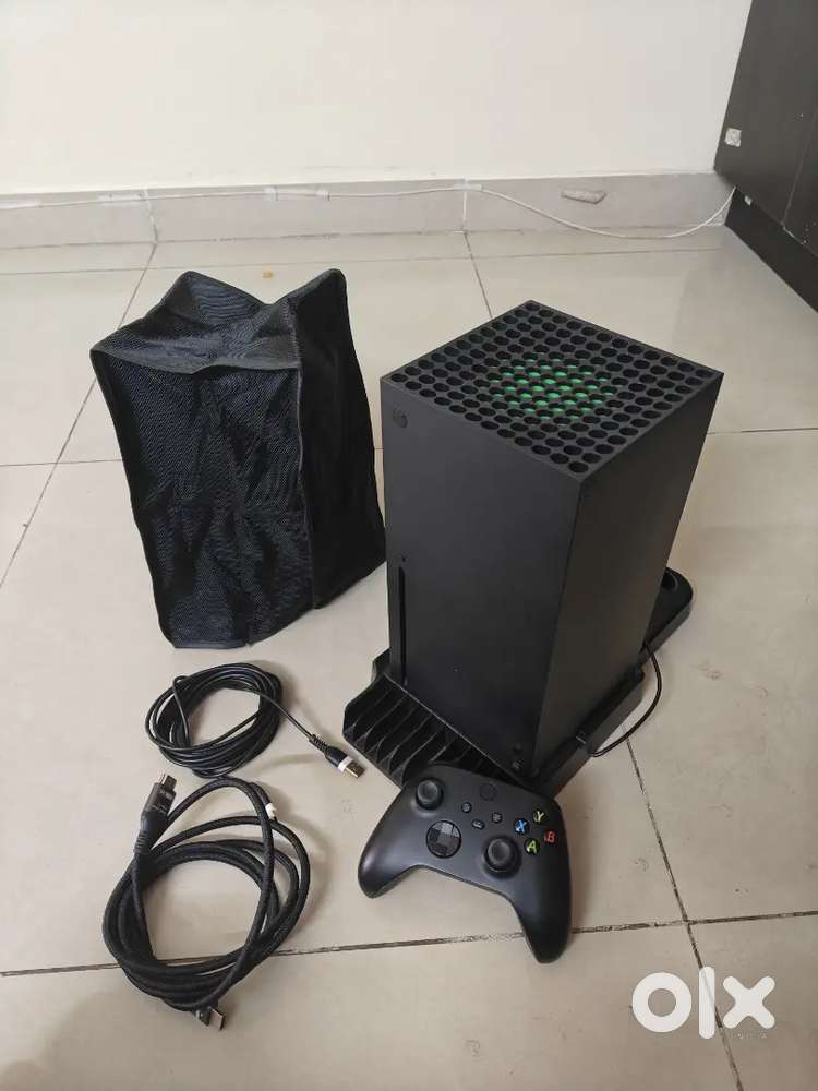 XBox series X 1 TB SSD with cooling station