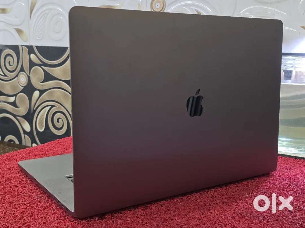 Apple Macbook Pro i9/16/512gb/5.5gb Graphics Touchbar Touch iD