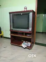 Tv 32 ing and TV stand