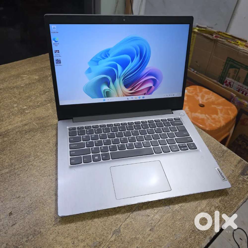 Lenovo i3 10th gen / 8/ 256 ssd