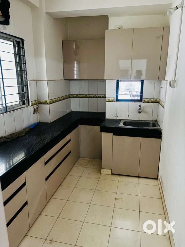 Deluxe flat Near GS ROAD BORA SERVICE