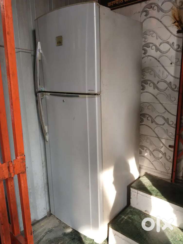 Toshiba Hybrid Plasma Fridge – Excellent Condition, Best Price!