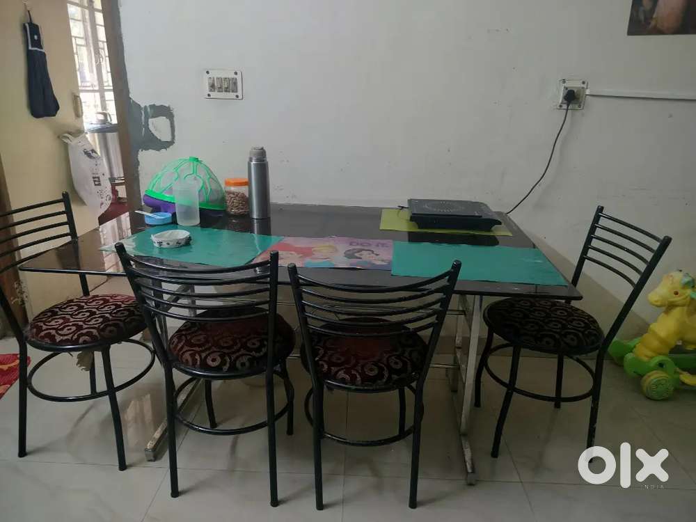Selling dinning table and chair
