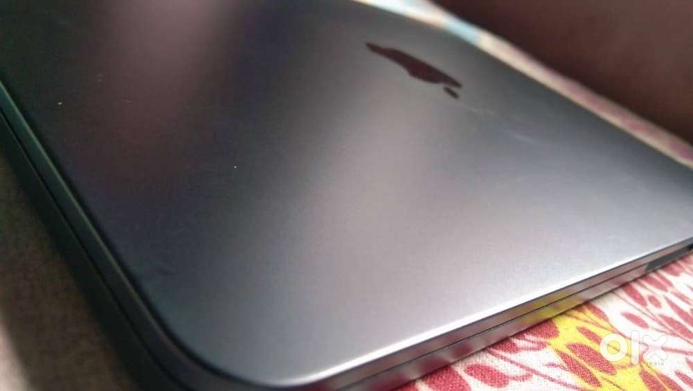 MACBOOK M3 16 GB 256 GB STORAGE