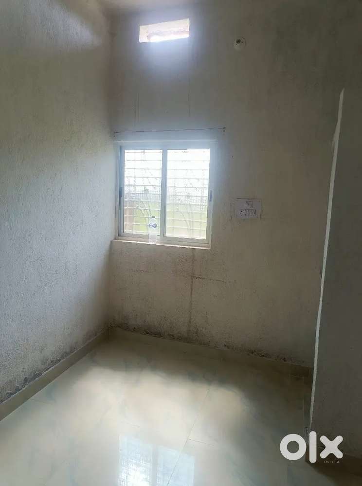 1RK AVAILABLE ND 1 SHOP ALSO AVAILABLE