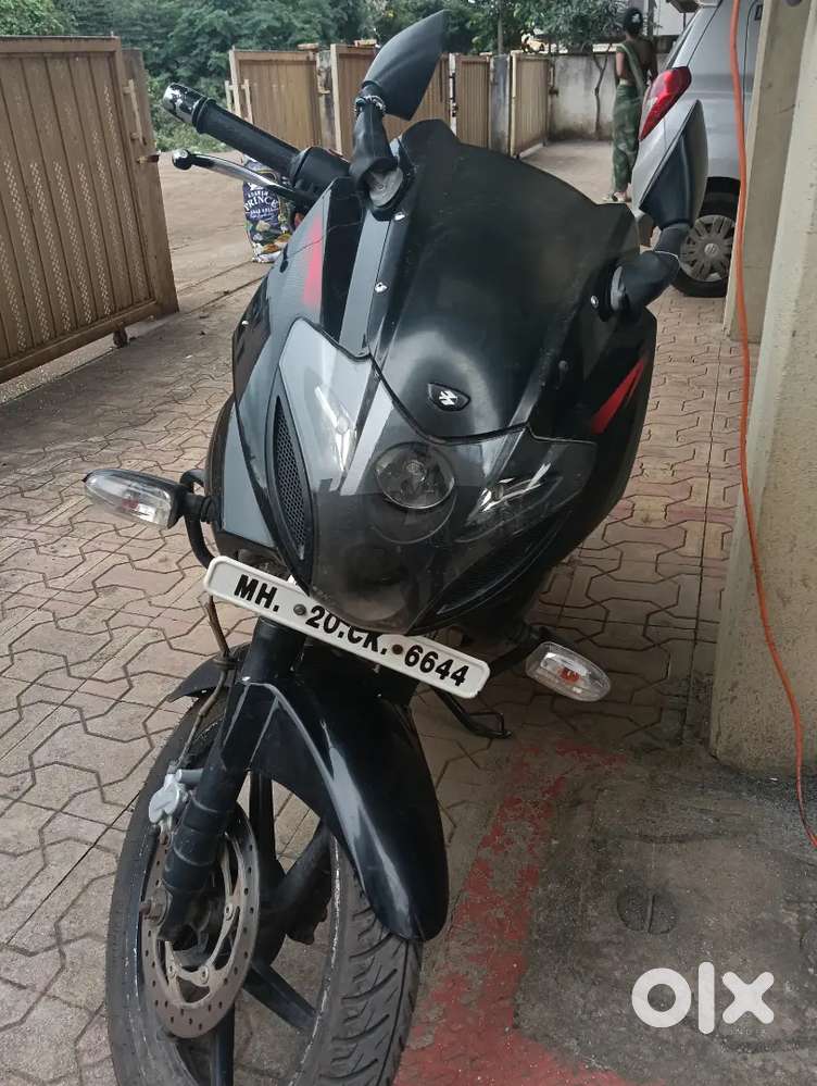 BAJAJ PULSAR 220