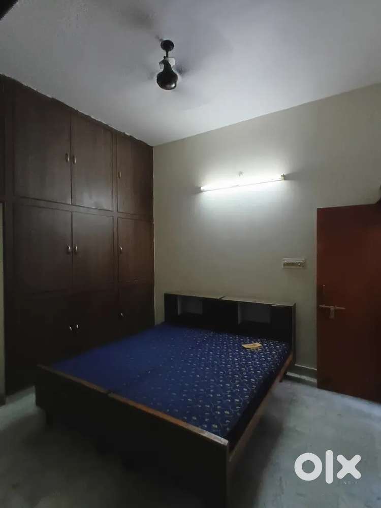 Separate 2 room set for students or workings at Aliganj