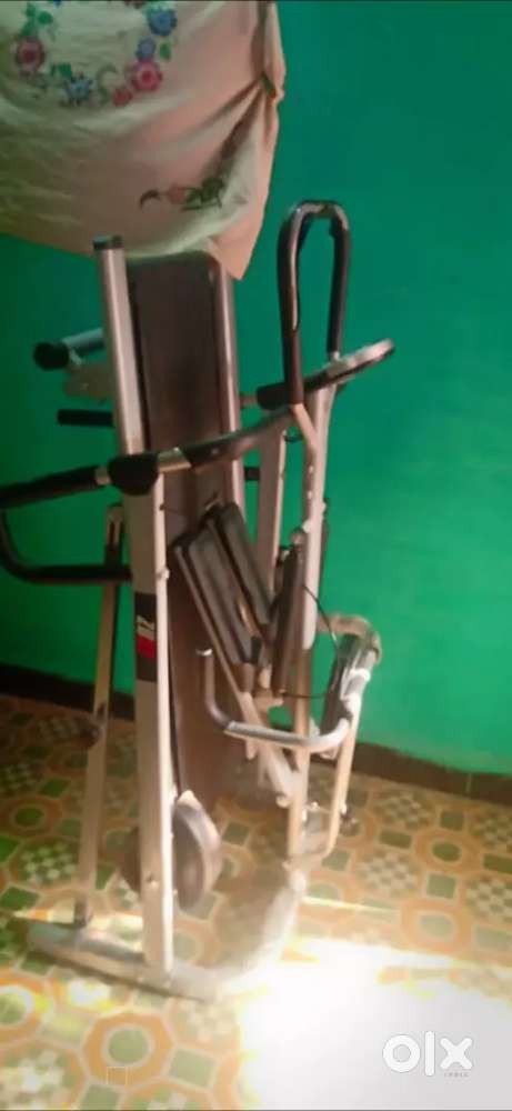 Manual treadmill. 4 in 1. Fix rate 7000rs only.