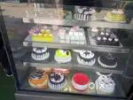 Cooling cake counter