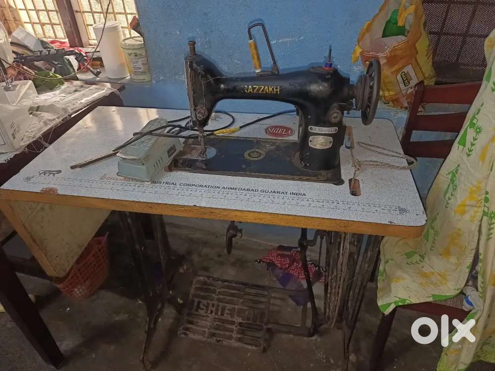 Sewing machine in gud condition