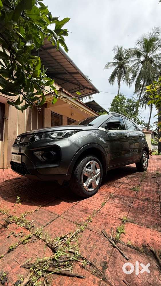 Tata Nexon 2022 Petrol Well Maintained fully loaded mint