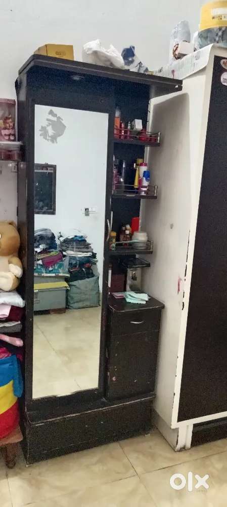 Dressing table 4200 chair 4 original shisham wood, folding 1000 rs