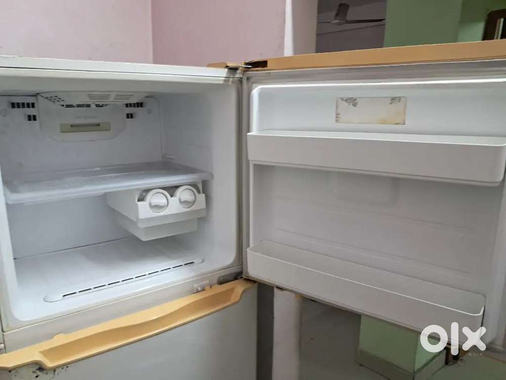Samsung RT Fridge