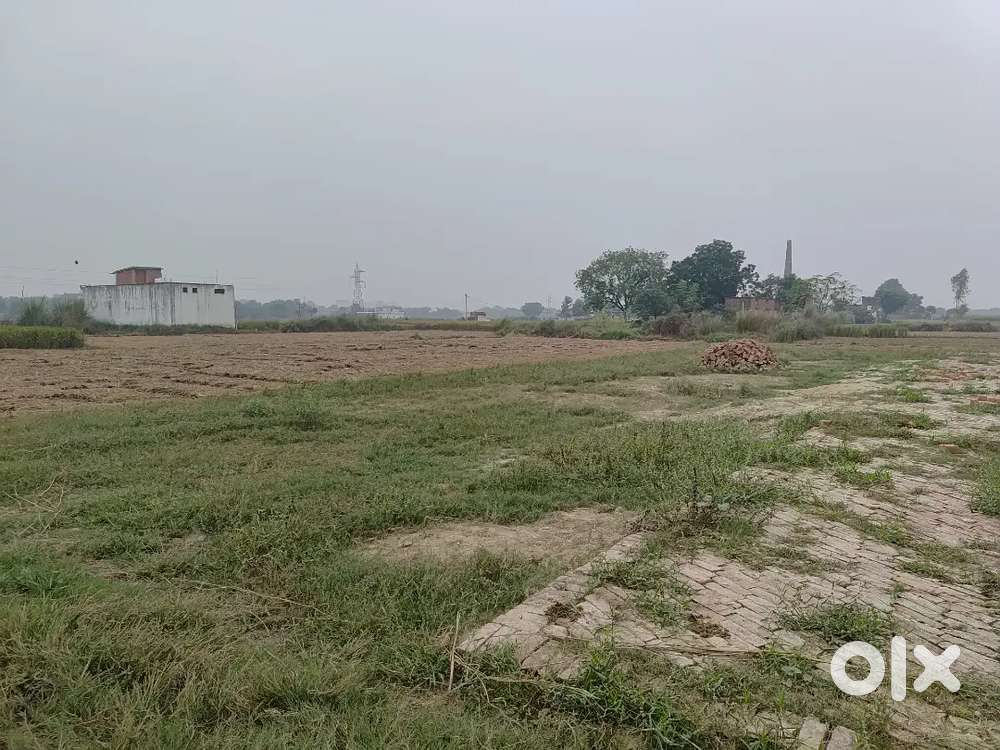 Fresh plot location near by Umanath Singh Medical college .