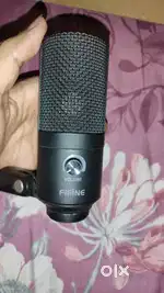 selling my FIFINE T669 USB MICROPHONE with stand & pop filter