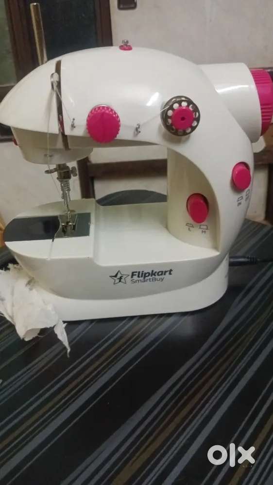 Mini sewing machine