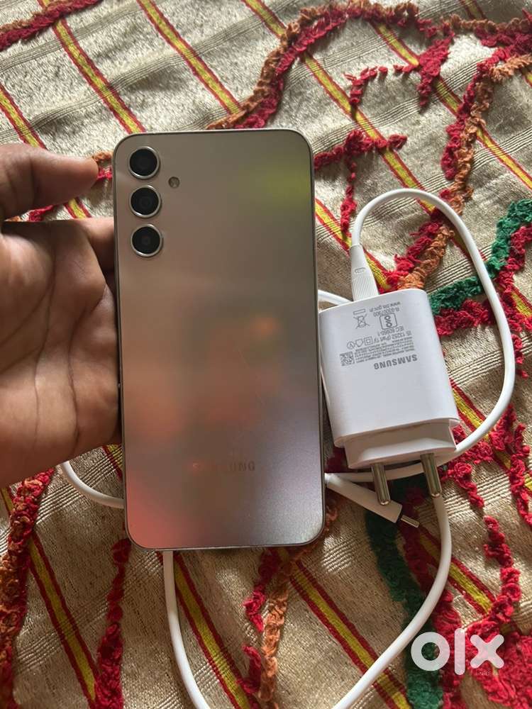 Samsung galaxy A34 5g , 8/128 ,  indisplay fingerprint and charger