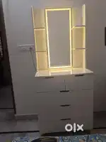 Dressing table