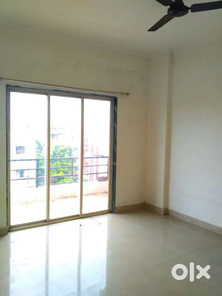 2bhk falt with three balcony and a very long passage in enterance,