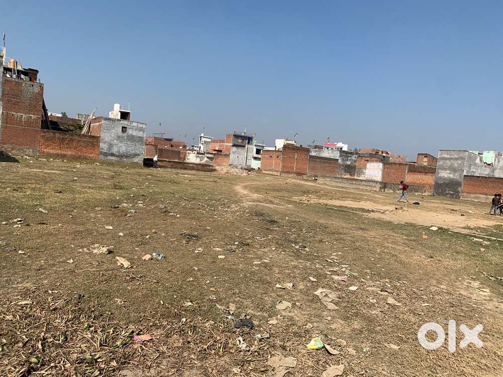 फीनिक्स के सामने और बाजार हॉस्पिटल स्कूल सब नजदीक है