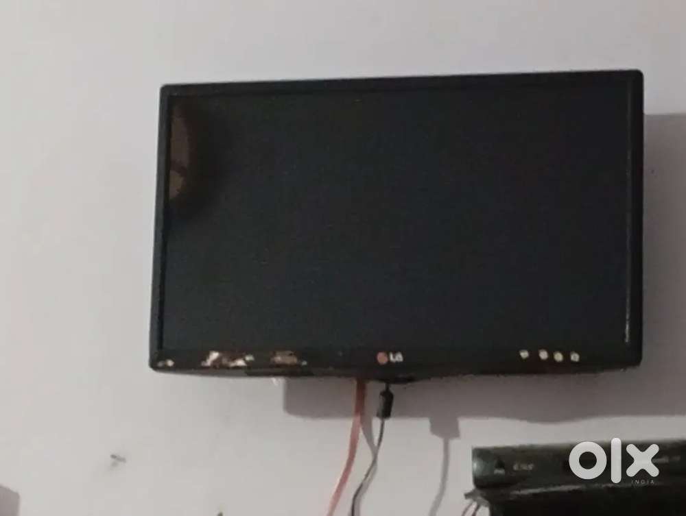 LG tv but it's condition is bad