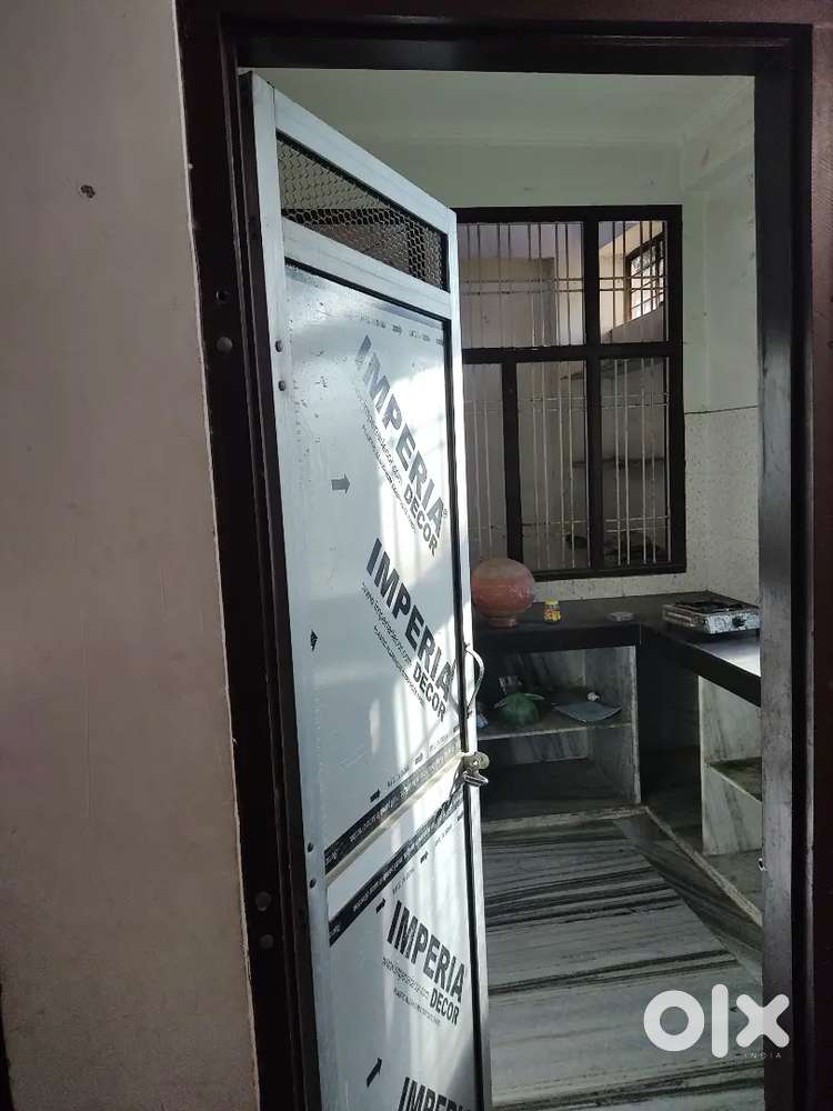 1 Bhk on ground floor for job working or singal family