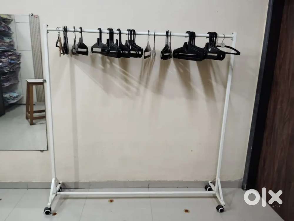 Clothing rack