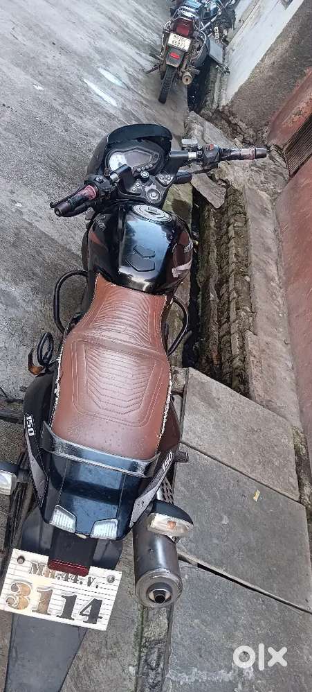 Bajaj palsar 150
