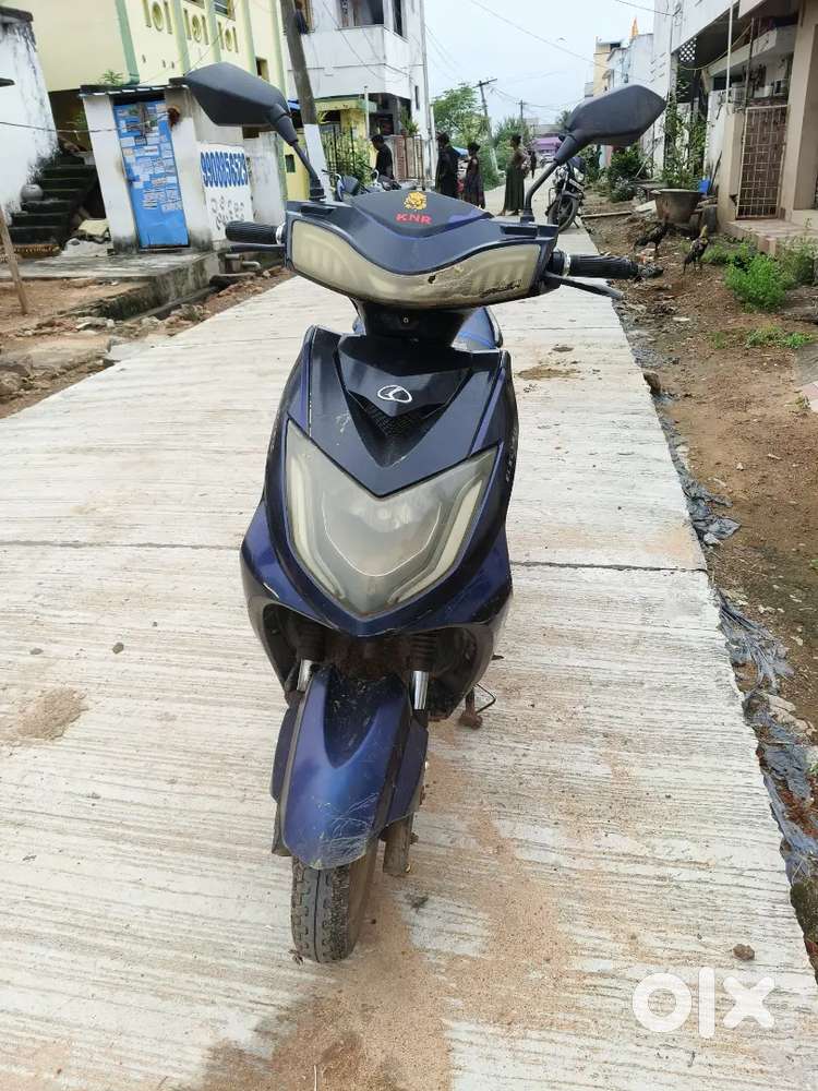 HERO ZING Electrical Scooty (Blue)